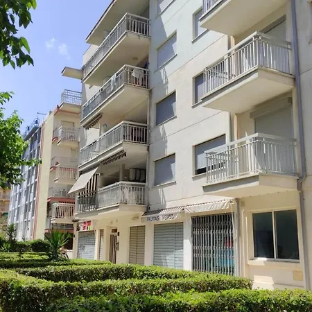 Sande Apartment *